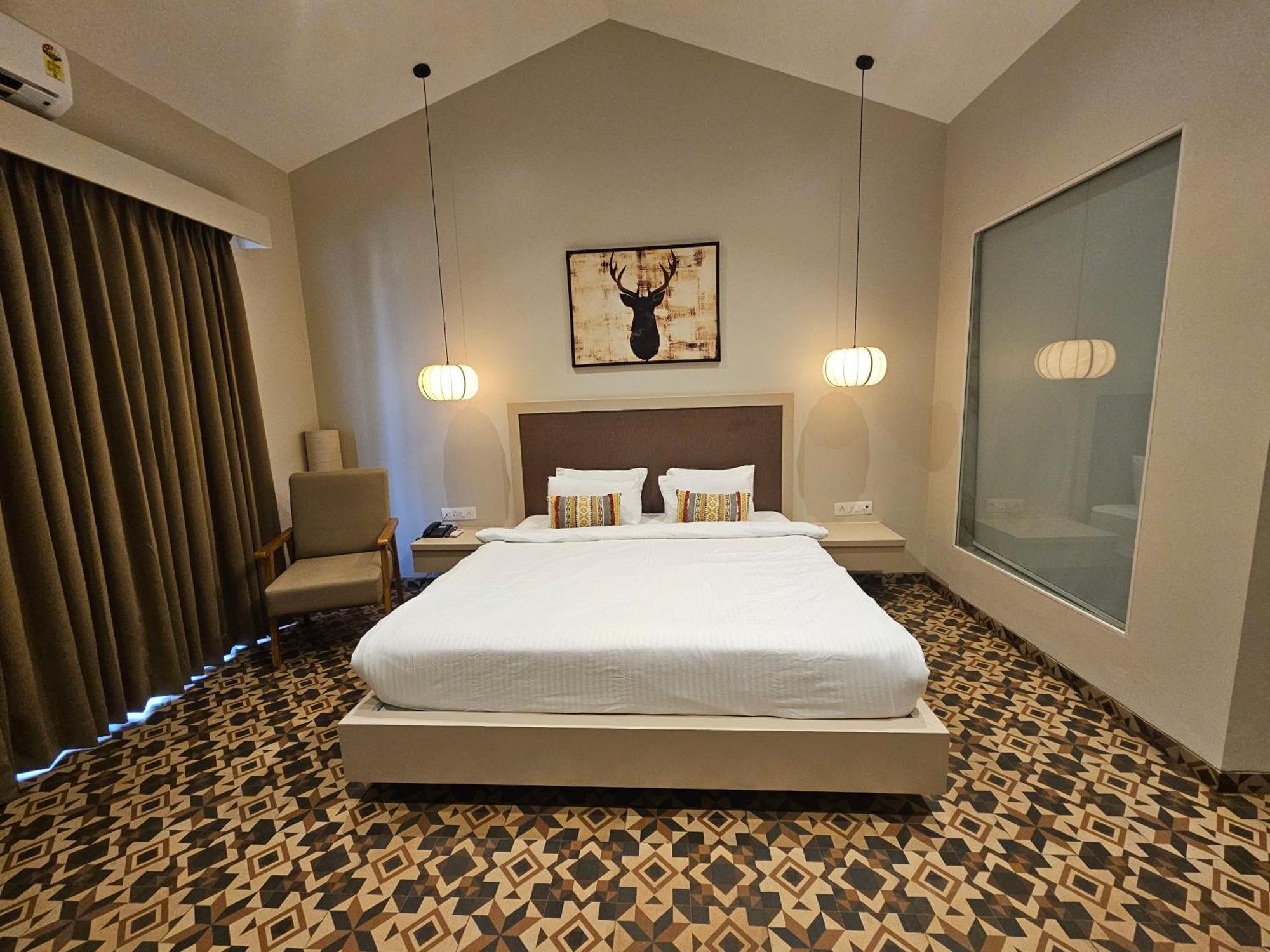 River Estates Luxury Resort & Spa Karjat Esterno foto
