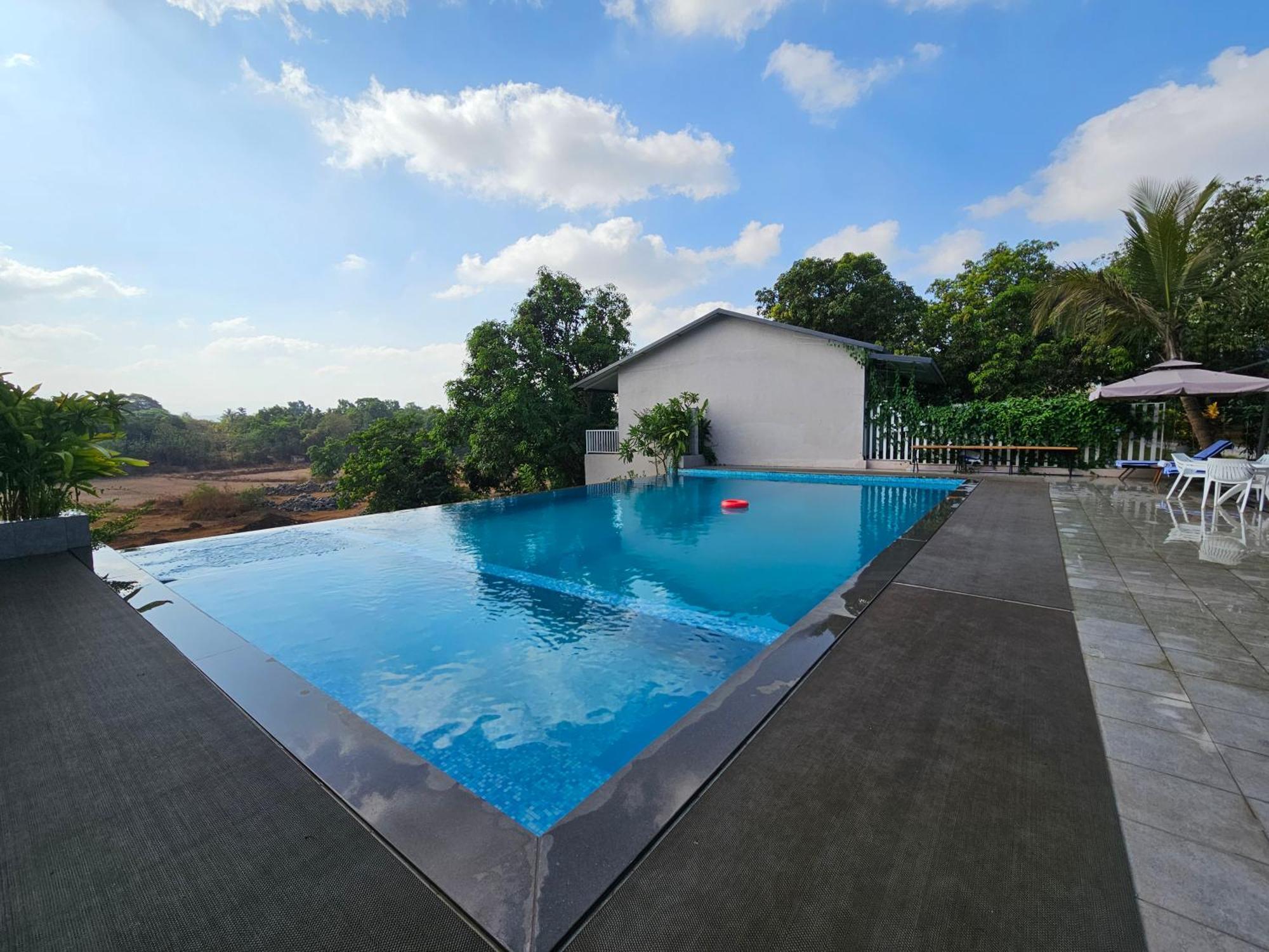 River Estates Luxury Resort & Spa Karjat Esterno foto