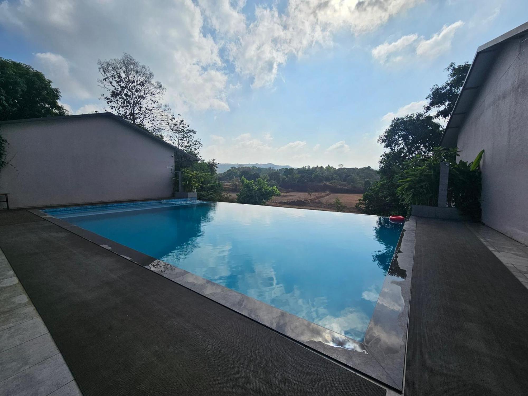 River Estates Luxury Resort & Spa Karjat Esterno foto