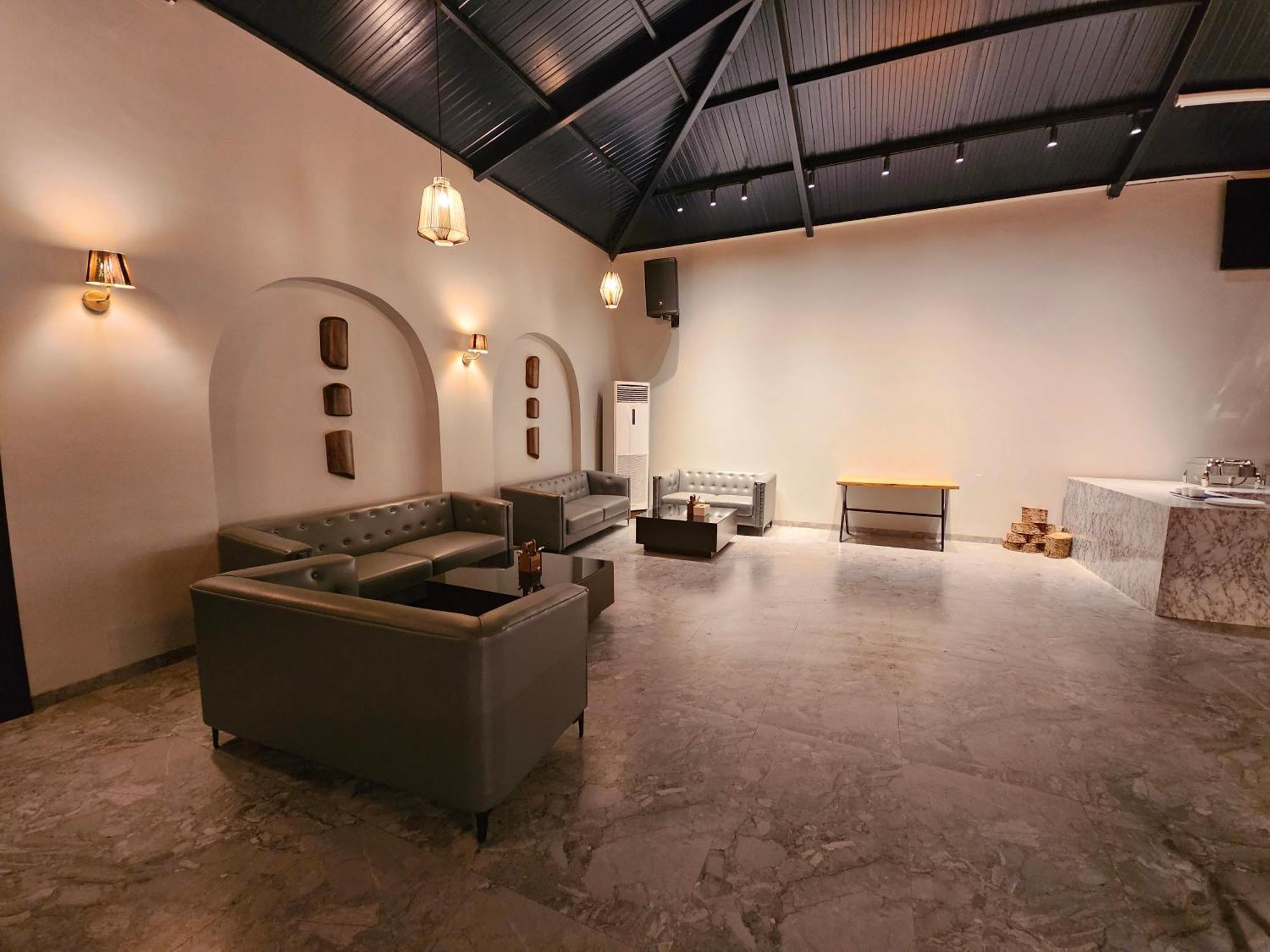 River Estates Luxury Resort & Spa Karjat Esterno foto
