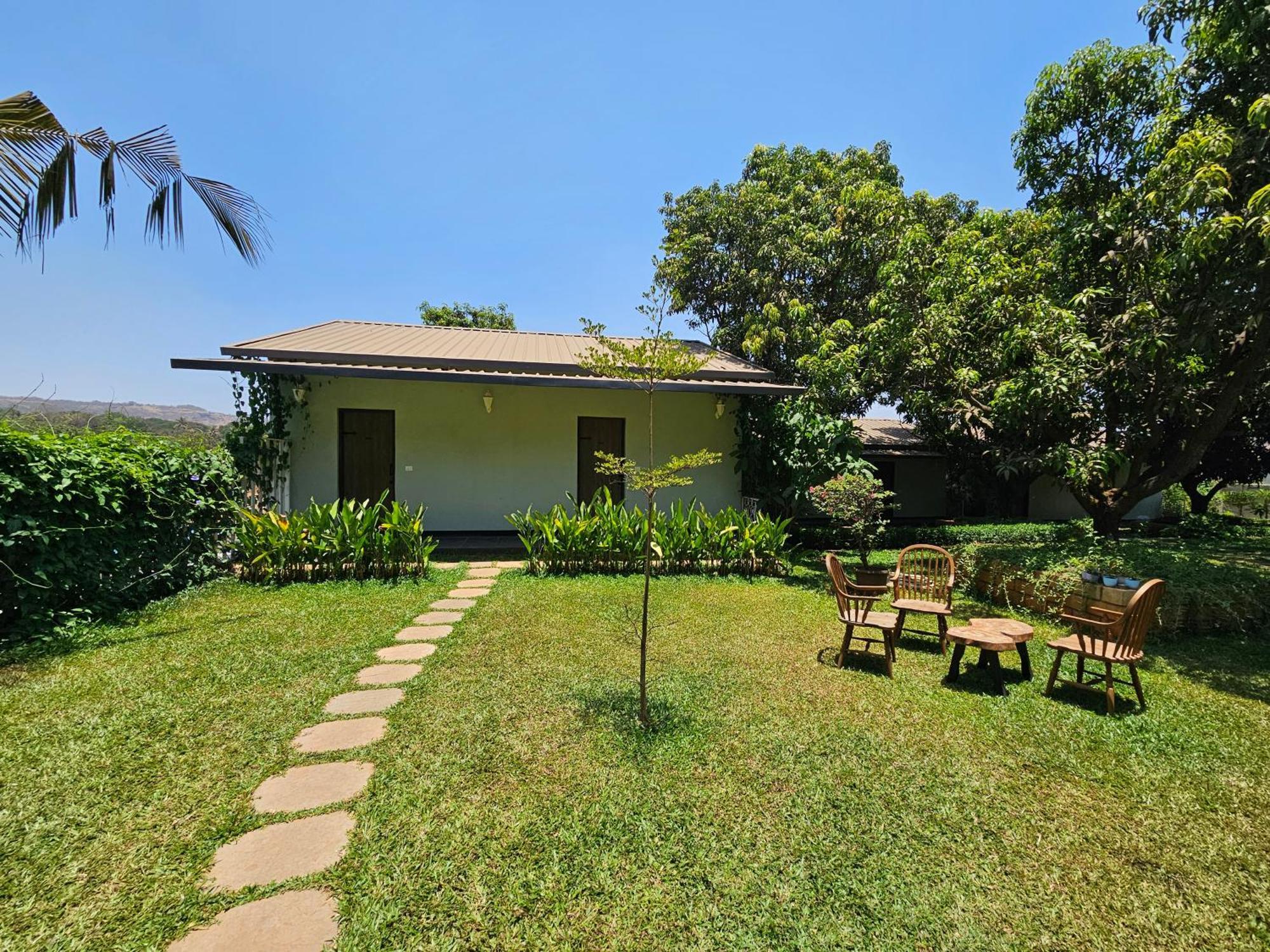 River Estates Luxury Resort & Spa Karjat Esterno foto