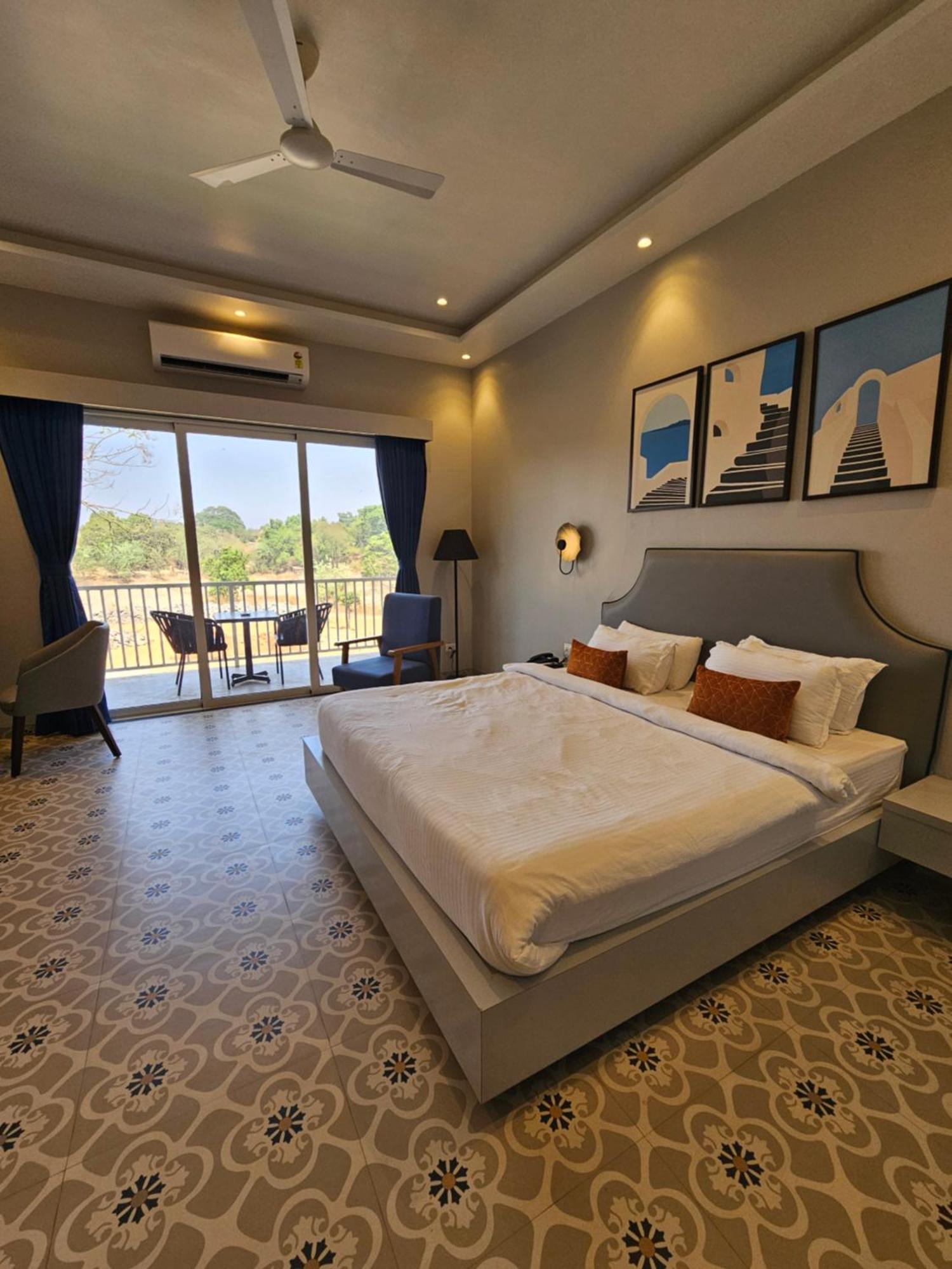 River Estates Luxury Resort & Spa Karjat Esterno foto