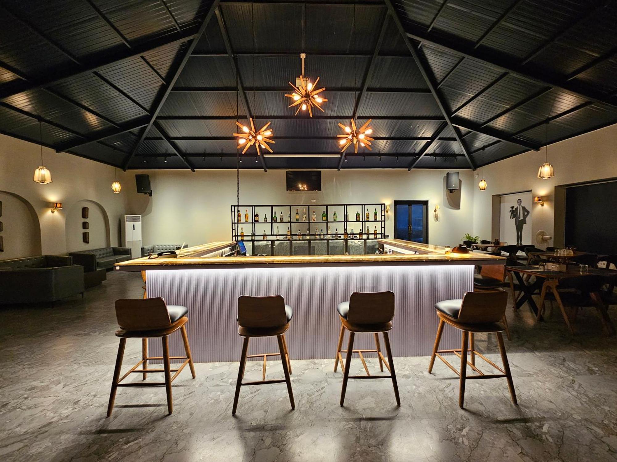 River Estates Luxury Resort & Spa Karjat Esterno foto