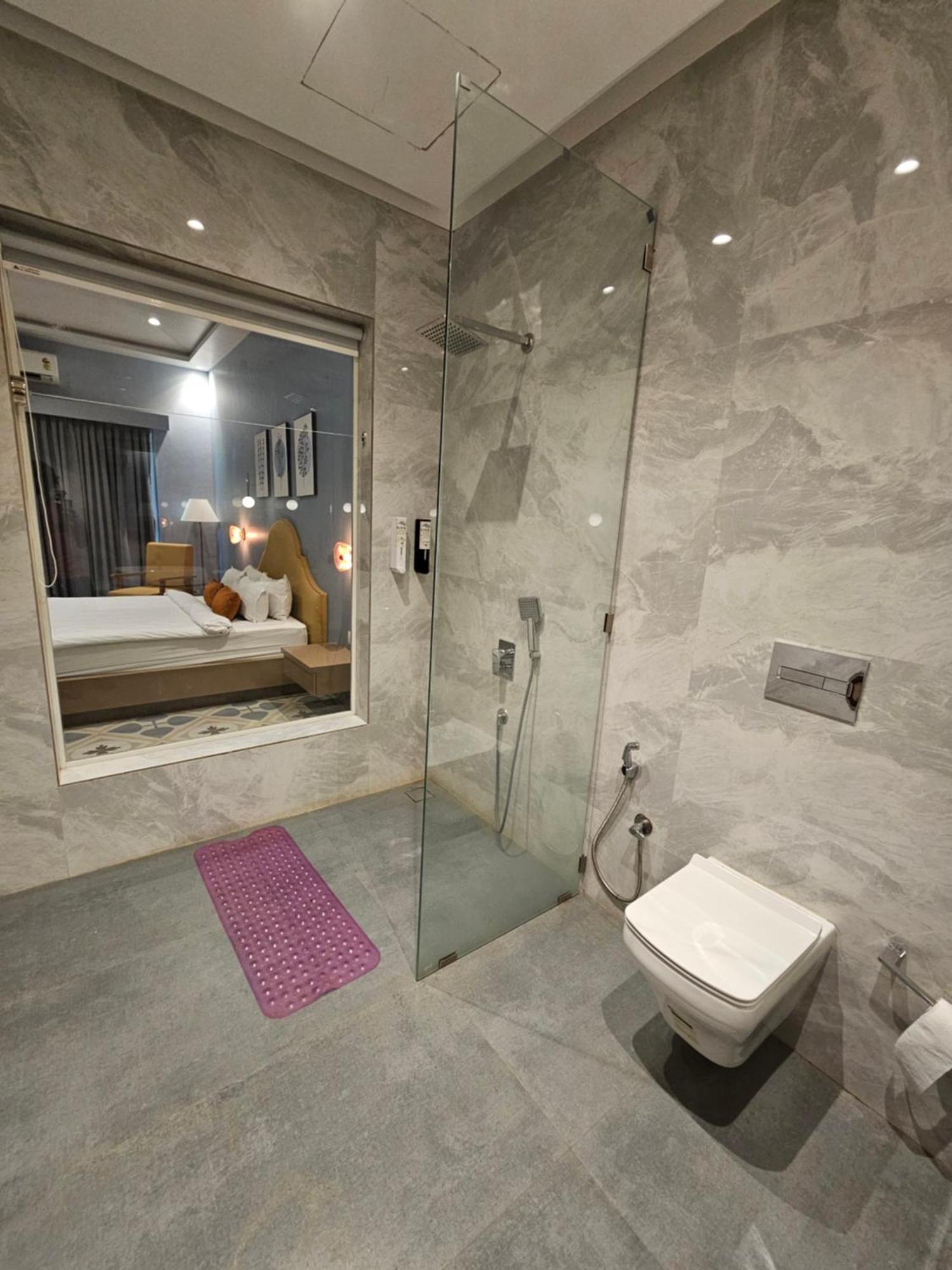 River Estates Luxury Resort & Spa Karjat Esterno foto